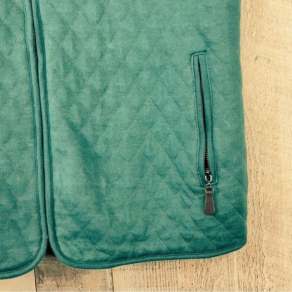 Talbots Size Medium Lightly Quilted Zippered Front Vest w/Zippered Pocke… - Picture 2 of 8